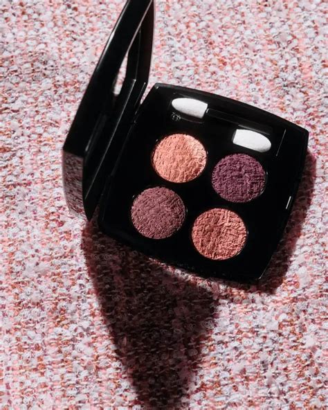 chanel eyeshadow tweed|Chanel tweed palette.